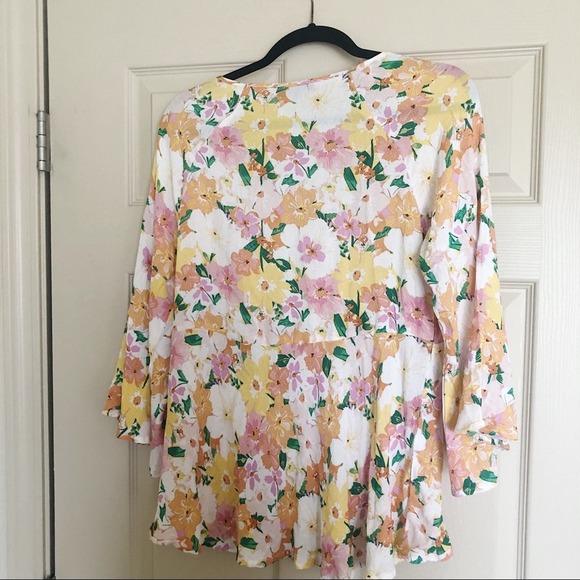 Rachel Zoe Floral Bell Sleeve Babydoll Blouse Flowy Flowers Size Large L - Picture 7 of 8